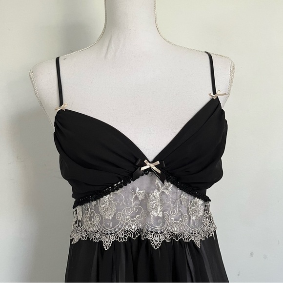 Black and white lace babydoll lingerie dress bow and jewel detailing. - Picture 2 of 3